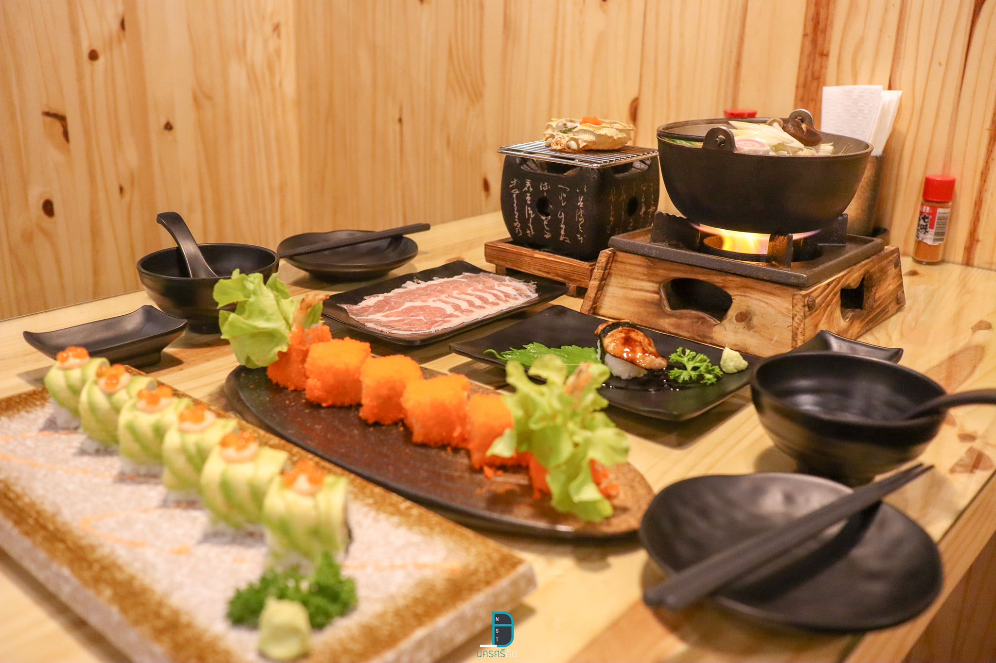   ร้านอาหารญี่ปุ่น,นครศรี,ของกิน,ซูชิ,แซลม่อนซาซิมิ,อร่อย