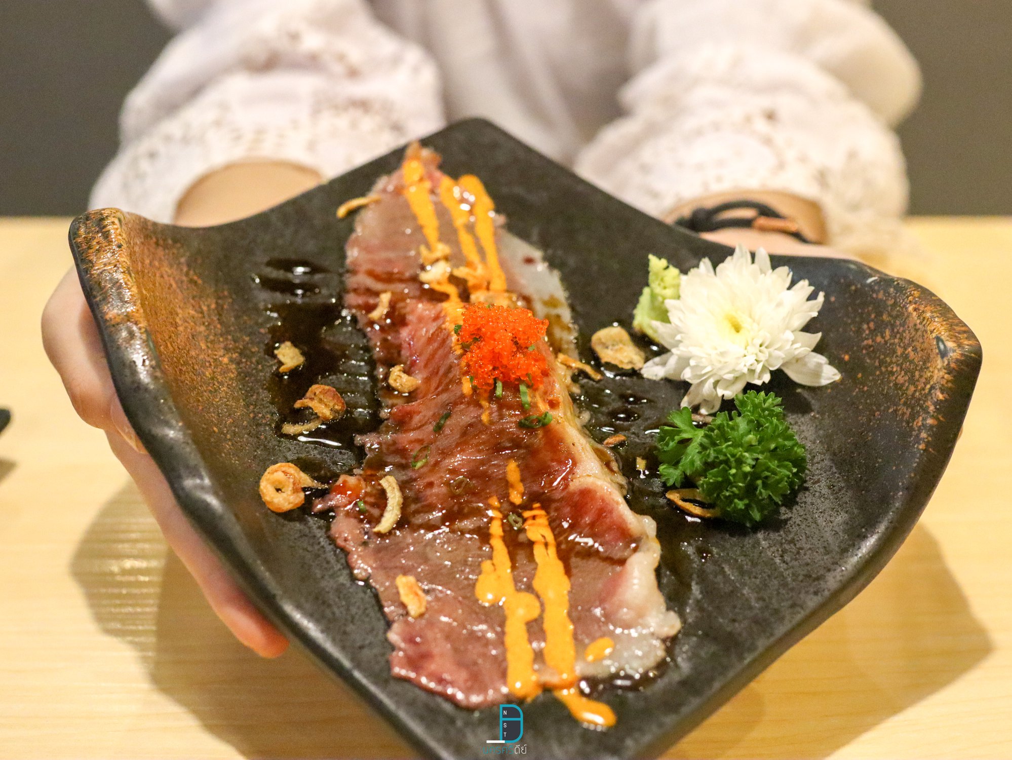  ซูชิเนื้อวากิวฟินนนนน-นุ่มละลายในปากจริงๆครับ hatyaisasimi,ของกิน,หาดใหญ่ซาซิมิ,ร้านอาหารญี่ปุ่น,อร่อย,จุดเช็คอิน